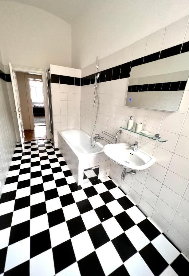 Iconic Suite_@O&R Виена Екстериор снимка